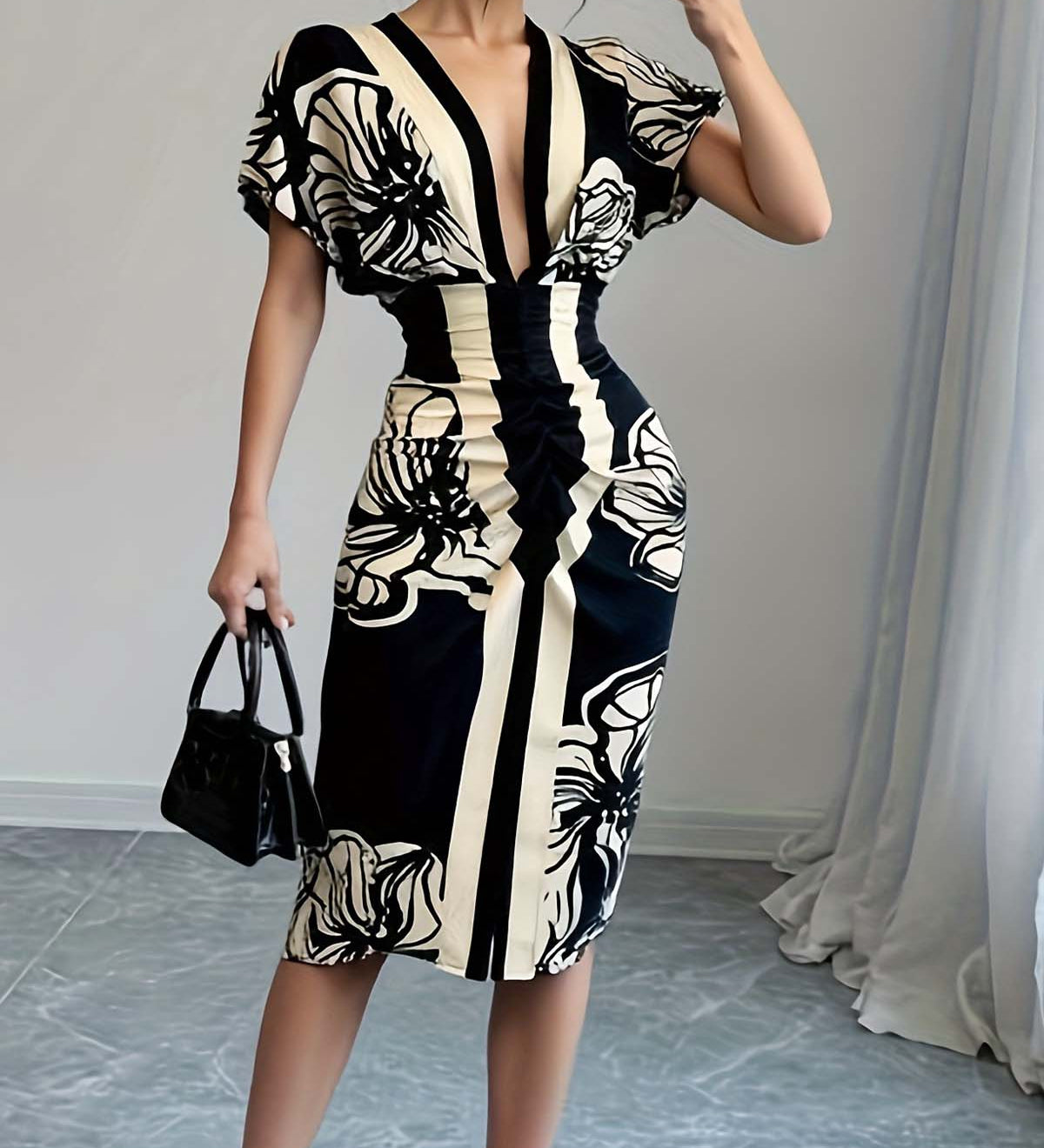 Nuria Blossom - Chic Pleated Dress
